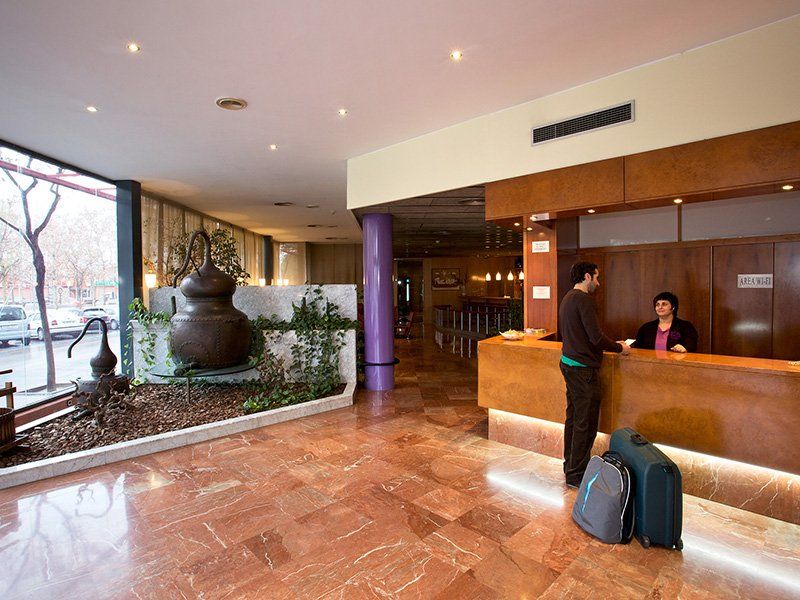 Hotel Sercotel Domo Vilafranca del Penedès Exterior foto